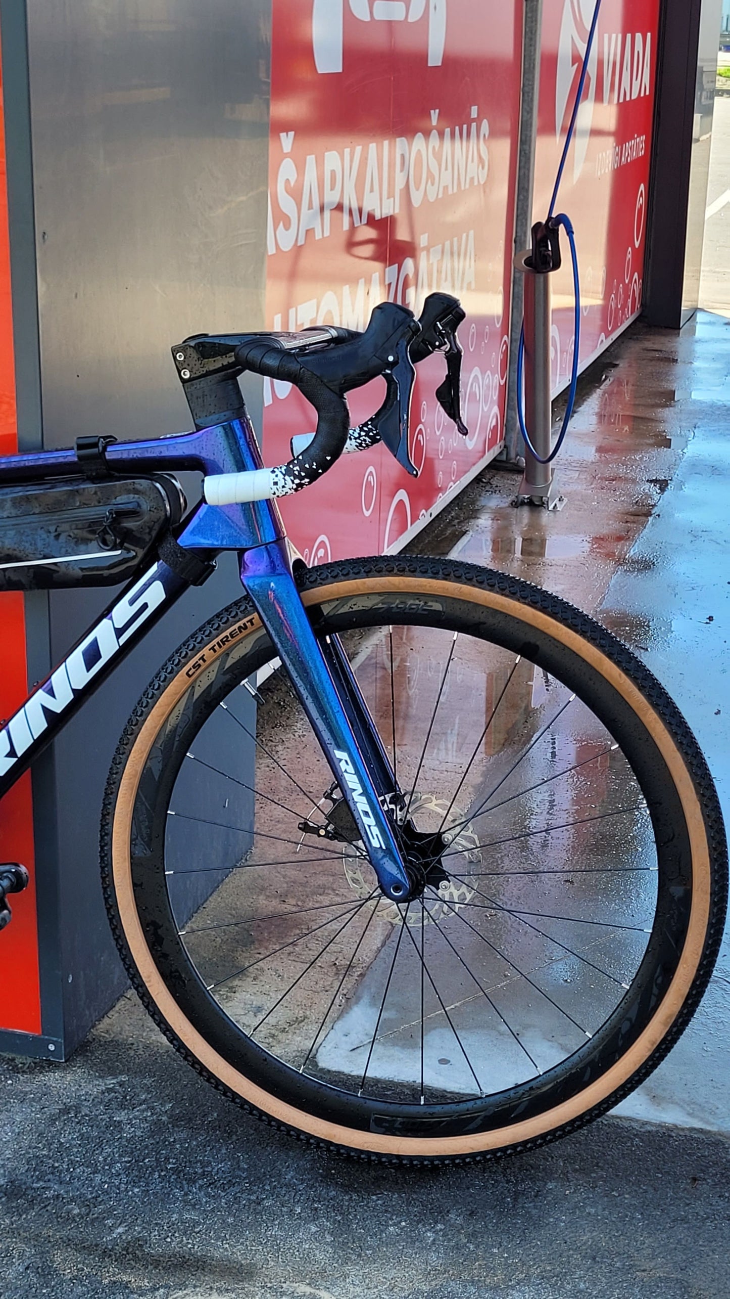 RINOS Vélo de gravel Carbon Sandman3.0 Shimano R7000